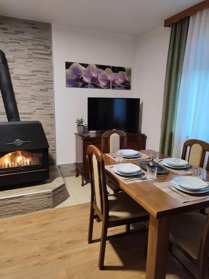 Apartman Adna Kulen Vakuf Exterior foto