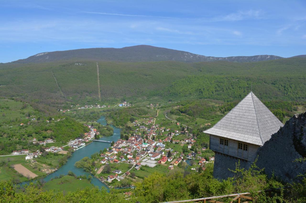 Apartman Adna Kulen Vakuf Exterior foto